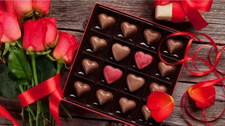 Chocolate Day 2024 : इस वैलेंटाइन वीक अपने रिश्ते में लाएं चॉकलेट की मिठास।  