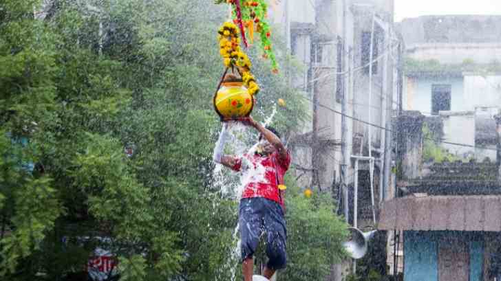  Dahi Handi 2023: कब है दही हांड़ी पर्व ? जानें कैसे मनाया जाता है ये पर्व